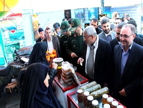 بازدیدمسئولان آذربایجان غربی از نخستین نمایشگاه اقتصاد مقاومتی