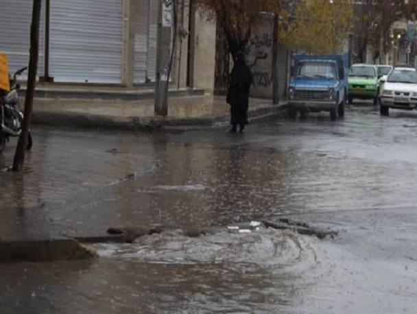 باران باعث آبگرفتگی برخی معابر در شهرستان قدس شد