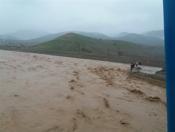 تصاویر طغیان رودخانه کشکان در شهرستان چگنی