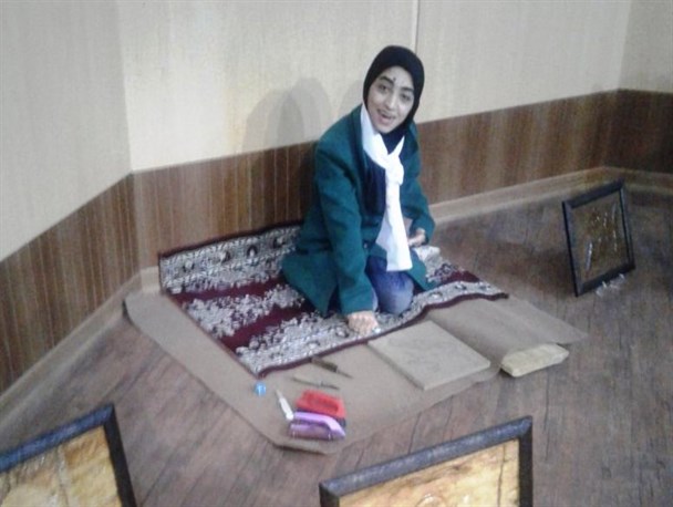 توانایی هنرمند معلول آملی در خلق آثار هنری +تصاویر