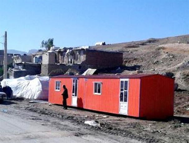 اهدا 8 دستگاه کانکس توسط آموزش و پرورش سنقر به مناطق زلزله زده کرمانشاه
