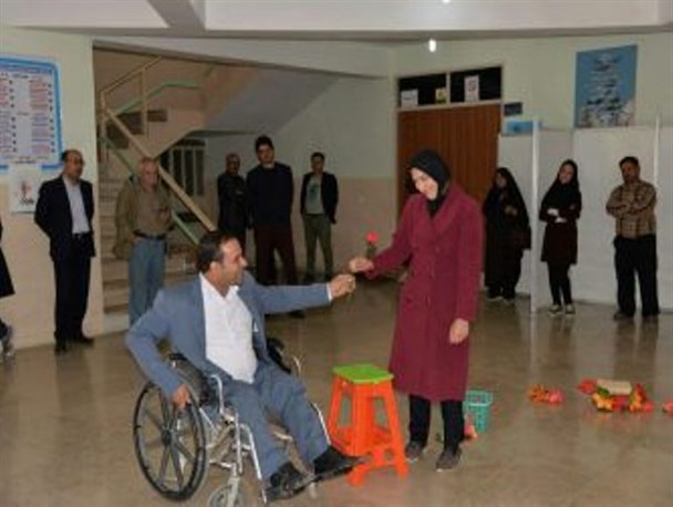 می خواهند زندگی کنند برای آینده خودشان و فرزندشان اگر دیگران بگذارند