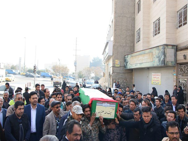 پیکر مطهر شهید مدافع حرم در کهریزک تشییع شد