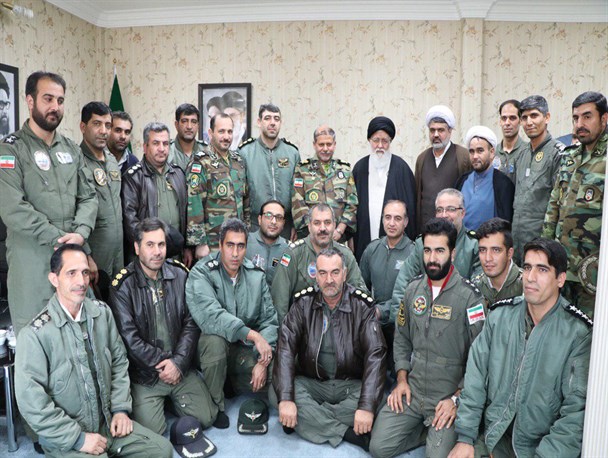 دیدار کارکنان هوانیروز مشهد با نماینده ولی فقیه در خراسان رضوی