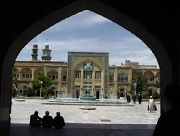 آیا تعداد مدارس علمیه کنونی برای طلاب کافی است/ حوزه های علمیه چگونه اداره شوند