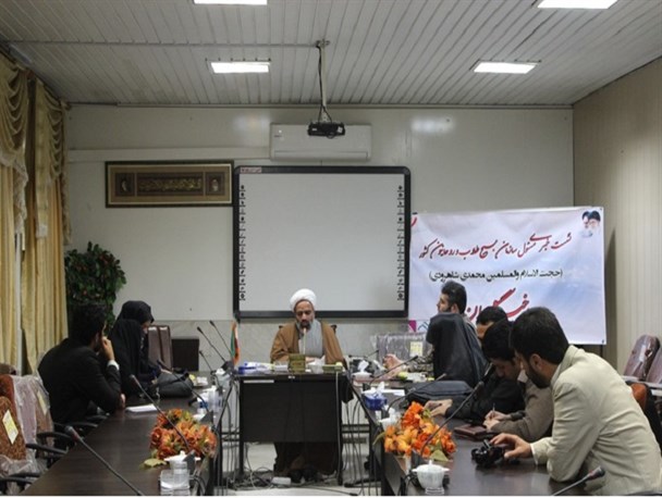 جنایات آل سعود آنها را به سمت سقوط پیش می برد / فتنه گران در مدیریت کشور نباید حضور داشته باشند/ مهمترین بستر نفوذ امروز نفوذ فرهنگی است