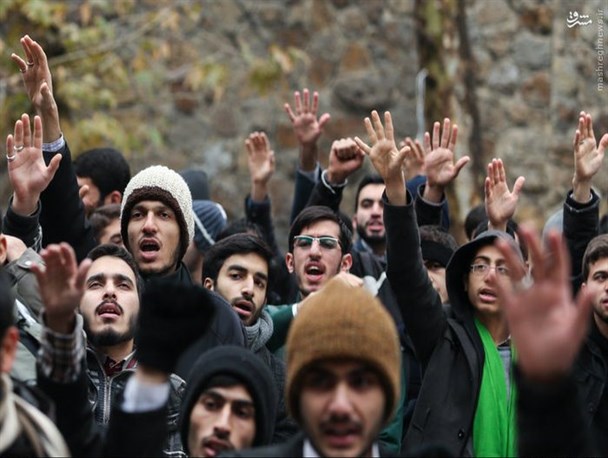 تجمع دانشجویان سقزی در اعتراض به اعدام شیخ نمر