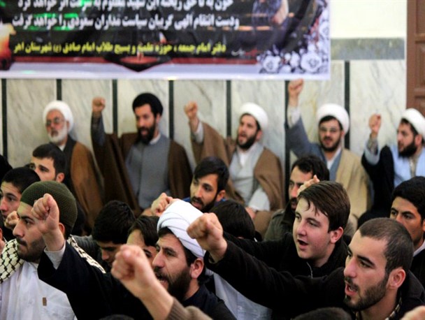 تصویری/ تجمع اعتراض آمیز طلاب و روحانیون اهر در پی اعدام شیخ نمر