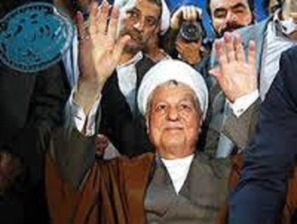 تکرار رفتارهای عجیب از "پدربزرگ باتجربه ی مصلحت اندیش"