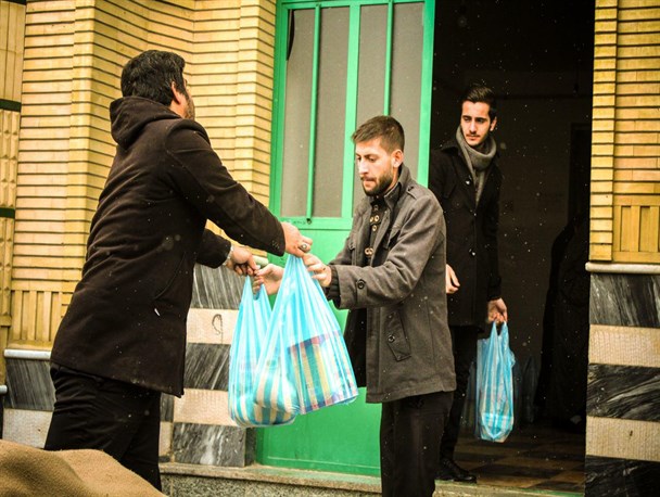 زمستان سرد و گرمی دستان دانشجویان