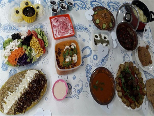 برگزاری جشنواره غذای سالم دردانشگاه سپیدان