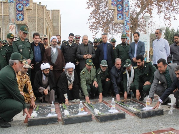 غبارروبی و عطرافشانی مزار شهدای 12 دی شهرستان گالیکش در گنبد + تصاویر