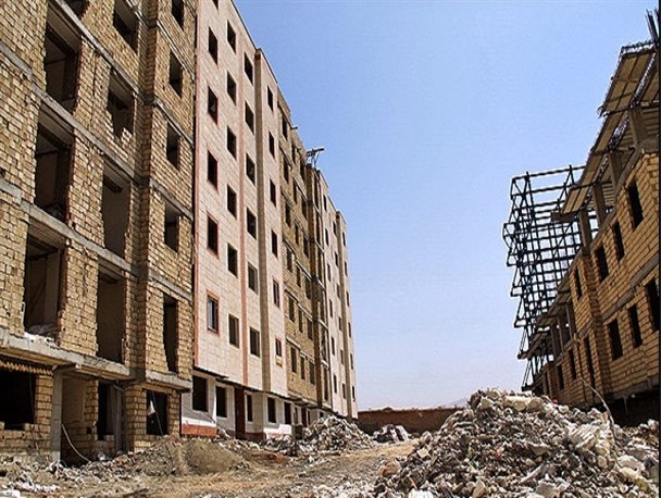 وقتی کیفیت مسکن مهر ایرانشهر فدای کمبودها می شود/دیوارهایی که تحمل کوبیدن میخ را ندارند