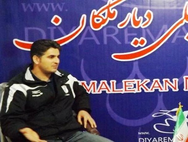 با تمام توان پیکره تیم والیبال را حفظ و از انحلال آن جلوگیری می کنیم