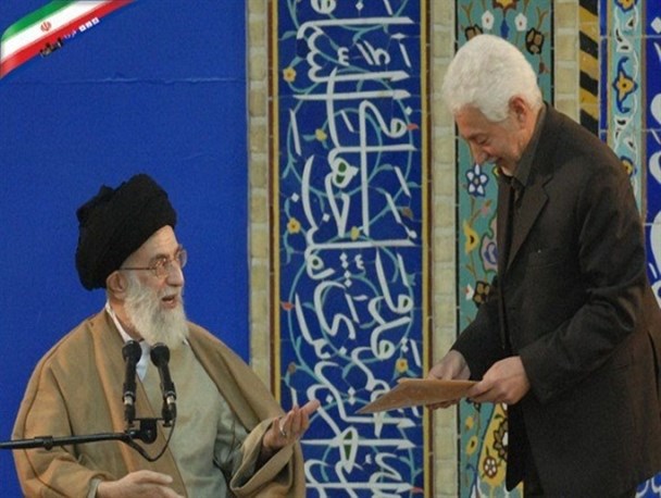 از تسلط کامل رهبری بر ادبیات تا پیداکردن بهانه‌ای برای بوسیدن حضرت آقا