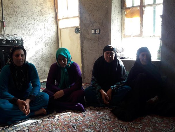 قصه تلخ خواهران غریب در روستای ده شیخ دنا/ خانواده ای زجر کشیده که مسئولان از آنها بی خبرند + تصاویر