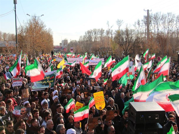 خروش البرزنشینان بر علیه فتنه کور آشوبگران در روزهای اخیر/ تاکید راهپیمایان بر لزوم پیگیری خواسته های برحق مردم از سوی مسئولین + تصاویر