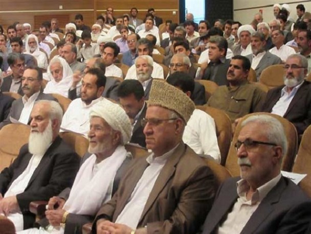 اقتدار سپاه بالاتر از آن است که چند مگس به آن آسیب بزنند/ همکاری با تروریست‌ها خیانت به امنیت و ناموس است