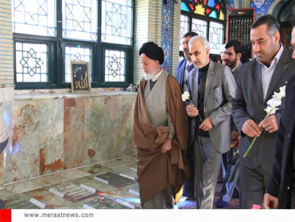 گلزار شهدای سمنان گلباران شد