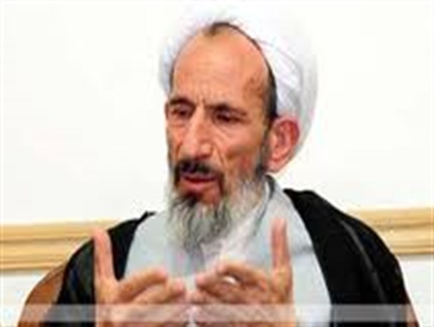میدان دادن به منحرفین هنجارشکنی و خیانت به ملت است