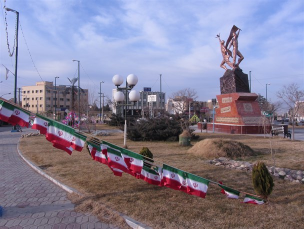 آذین بندی شهر دلیجان بمناسبت آغاز دهه فجر + عکس