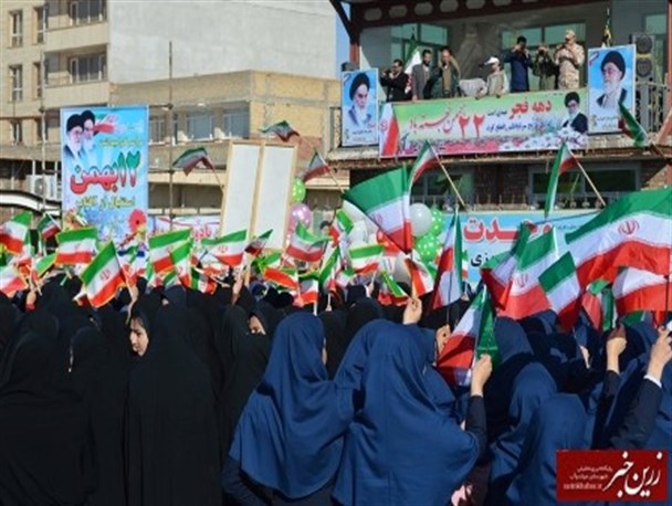 مراسم استقبال از آفتاب و گلباران تمثال بنیانگذار انقلاب اسلامی در میاندوآب به روایت دوربین
