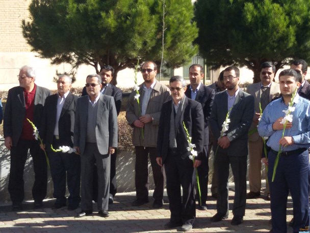 مزار شهدای گمنام دانشگاه امام قزوین گلباران شد