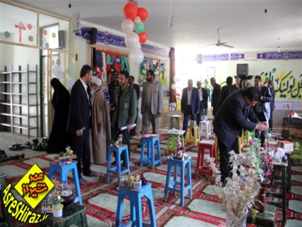نمایشگاه " آسیب های اجتماعی و مضرات ماهواره " در شمالغرب شیراز + تصاویر