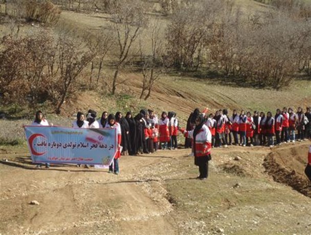 کوهپیمایی خواهران هلال احمرشهرستان جوانرود به مناسب دهه فجر برگزار شد