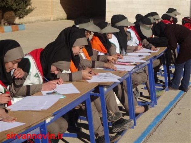 دانش آموزان سیروانی در قالب مسابقه نقاشی اهانت به پیامبر اکرم (ص) را محکوم کردند+تصاویر