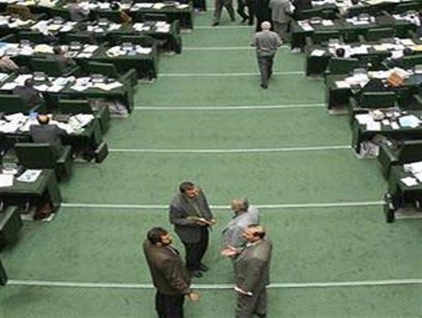 تعصب و قوم گرایی روی حقایق را می پوشاند/ نیاز کرمانشاه به نماینده ای درد آشنا و کارآمد
