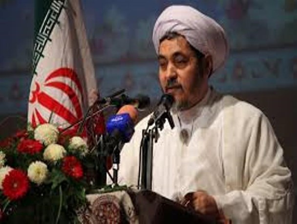 استکبار به دنبال فریب افراد است/ اتحاد دشمن را نابود می‌کند