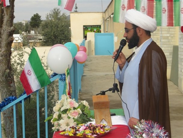 شهدا در  پیروزی انقلاب اسلامی نقششان از همه بهتر و برجسته تر بود