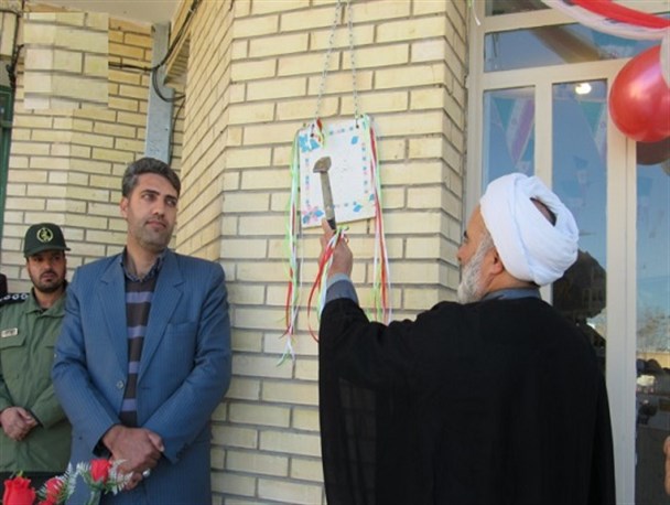 زنگ انقلاب در مدارس تیران و کرون نواخته شد/ تصاویر