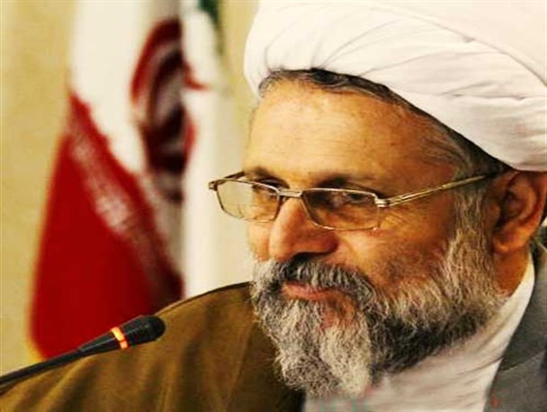 مراقبت از ارزش‌های انقلاب اسلامی در قالب آرمان و اهداف شهدا بر همه واجب است