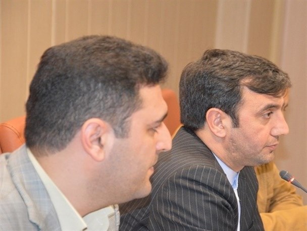 نباید از کنار دستاورد های انقلاب تنها با چند عکس و بنر عبور کنیم