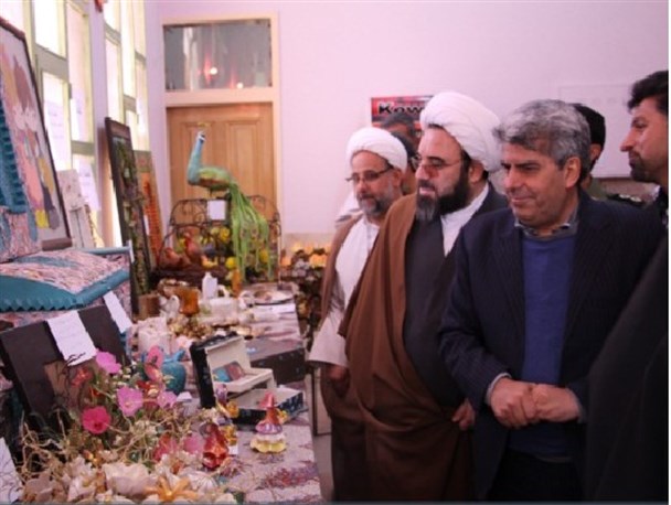 نمایشگاه آثار هنری و صنایع دستی در دولت آباد/ تصاویر