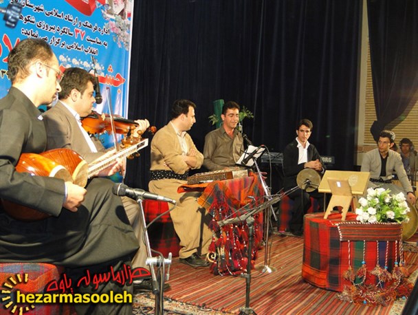 جشن انقلاب در پاوه برگزار شد