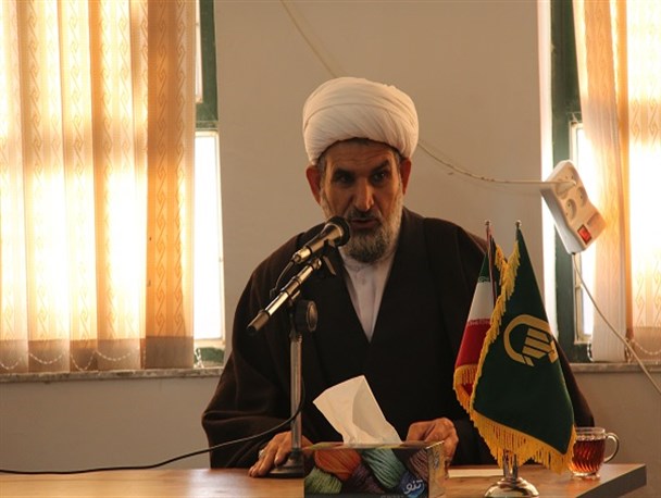 بازگویی دستاوردهای انقلاب، مردم را نسبت به نظام دلگرم می کند