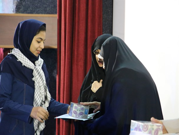 همایش تجلیل ازجهادگران اردوهای جهادی در شهرستان فردیس برگزار شد +عکس