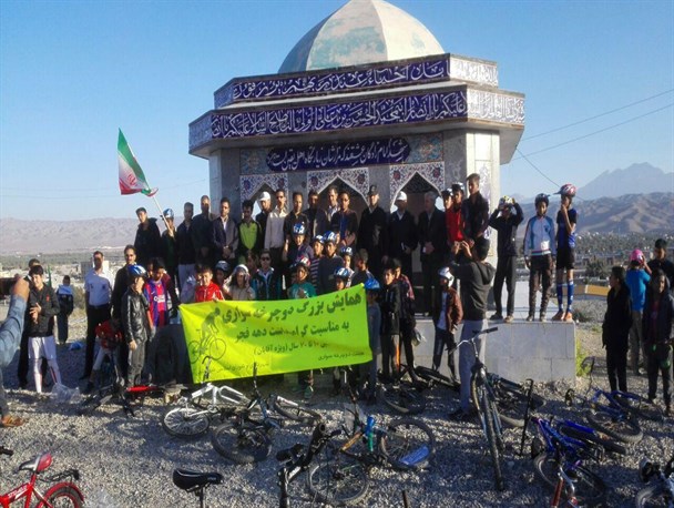 همایش بزرگ دو چرخه سواری در حاجی آباد برگزار شد/تصویر