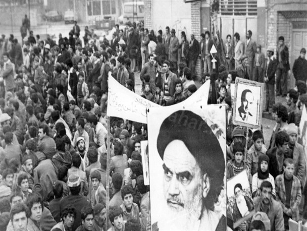 تصاویر دیده نشده از روزهای انقلاب در خرم دره