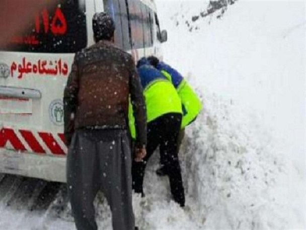 تولد نوزاد برفی در آمبولانس