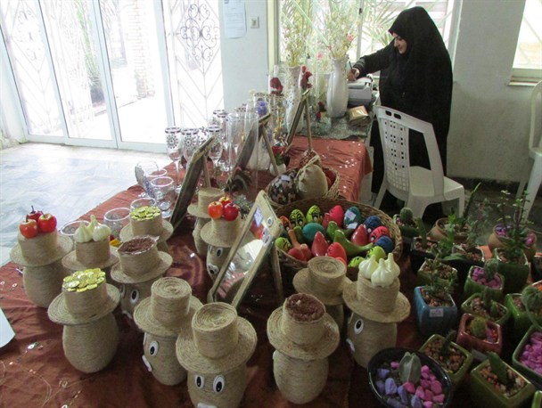 نمایشگاه صنایع دستی بانوان تالاسمی در لاهیجان برپاشد +عکس