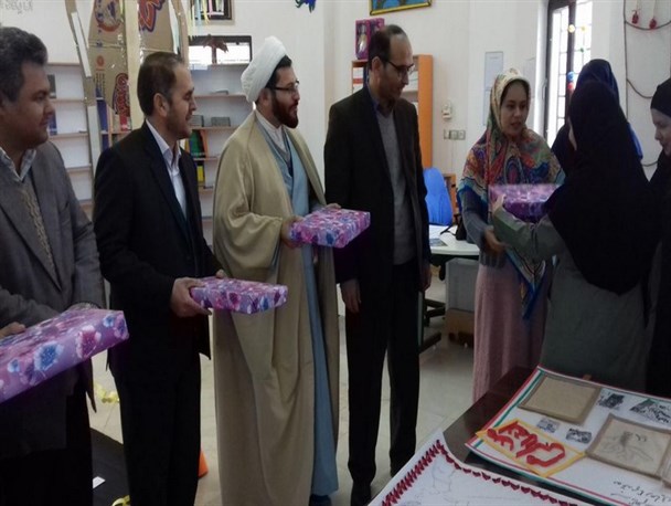 مراسم جشن انقلاب در کانون پرورش فکری کودک و نوجوان مراوه تپه + تصاویر