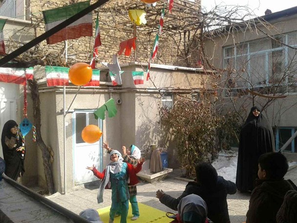 جشن پیروزی انقلاب در مهد قرآنی غنچه های آسمانی+عکس