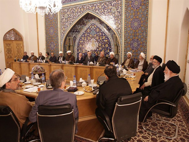 آستان قدس از هیچ کمکی برای حل مشکل پارکینگ در اطراف حرم دریغ نخواهد کرد