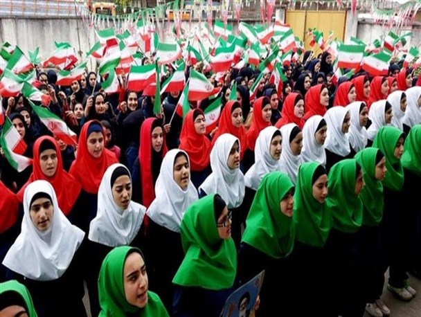 زنگ انقلاب در مدارس دیر نواخته شد
