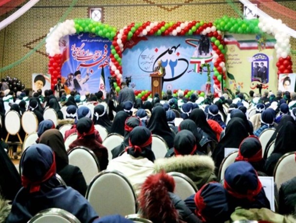 انقلاب اسلامی موجب تغییر نگرش به مسائل کلان داخلی و خارجی شد