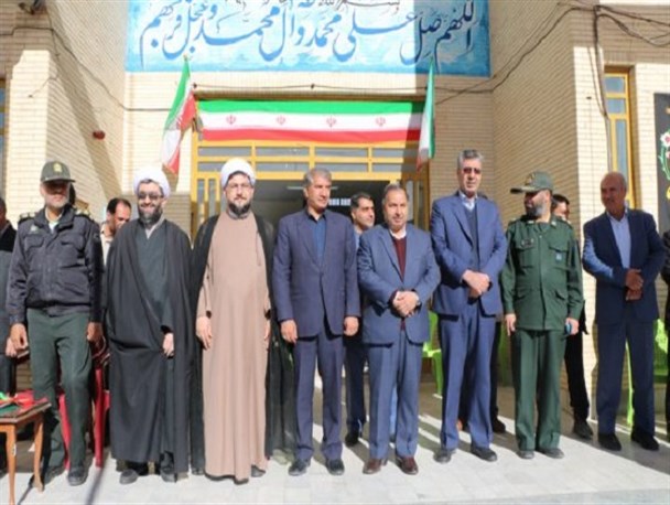 زنگ انقلاب در مدرسه آیت الله هاشمی در رفسنجان نواخته شد+تصاویر